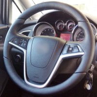 Оплетка на руль из натуральной кожи Opel Meriva B 2010-2017 г.в. (для замены штатной кожи, черная)
